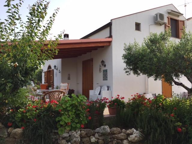 Uliveto House Bed & Breakfast Кастеламаре дел Голфо Екстериор снимка